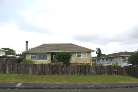 Photo of property in 15 Kaikoura Street, Henderson, Auckland, 0612