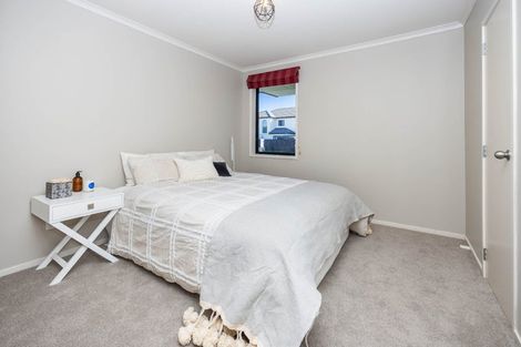 Photo of property in 31 Nielsen Gardens, Rototuna, Hamilton, 3210