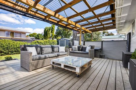 Photo of property in 8 Camphora Place, Ranui, Auckland, 0612