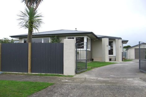Photo of property in 15 Rhodes Drive, Kelvin Grove, Palmerston North, 4414