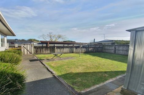 Photo of property in 25b Waimana Road, Conifer Grove, Takanini, 2112