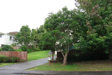 Photo of property in 32 Lavery Place, Sunnynook, Auckland, 0632