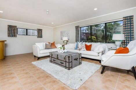 Photo of property in 5 Tornado Place, West Harbour, Auckland, 0618