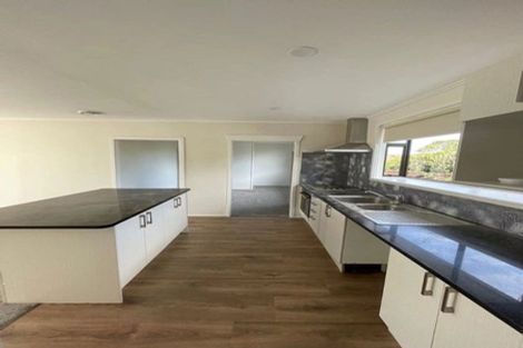 Photo of property in 128 Cobham Crescent, Kelston, Auckland, 0602