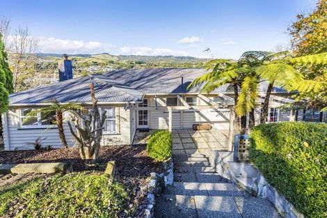 Photo of property in 15a Romney Square, Tawa, Wellington, 5028