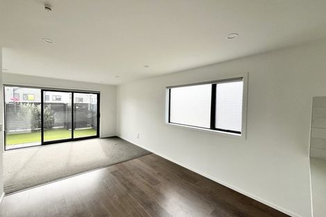 Photo of property in 27/28 Westgate Drive, Westgate, Auckland, 0614
