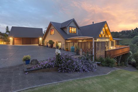 Photo of property in 17 Roger Guy Place, Welcome Bay, Tauranga, 3175