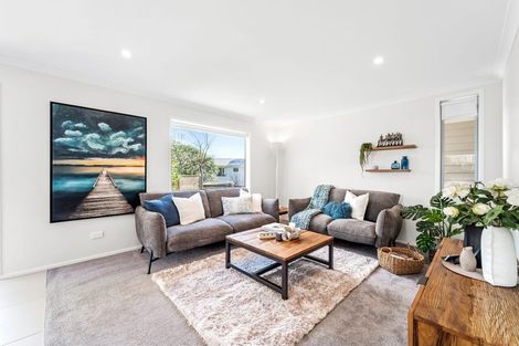 Photo of property in 114a Stanmore Bay Road, Stanmore Bay, Whangaparaoa, 0932