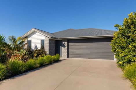 Photo of property in 32 Sabre Street, Papamoa Beach, Papamoa, 3118