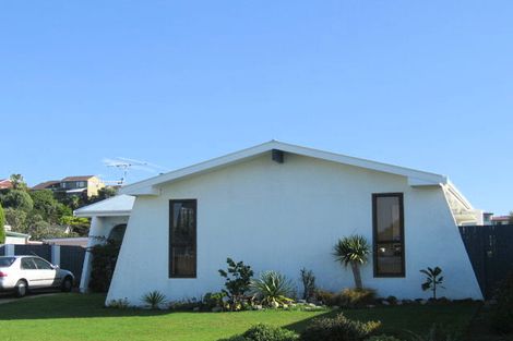 Photo of property in 7 Trispen Place, Camborne, Porirua, 5026