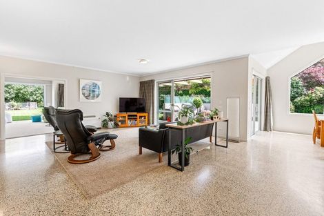 Photo of property in 2 Railway Lane, Outram, 9019