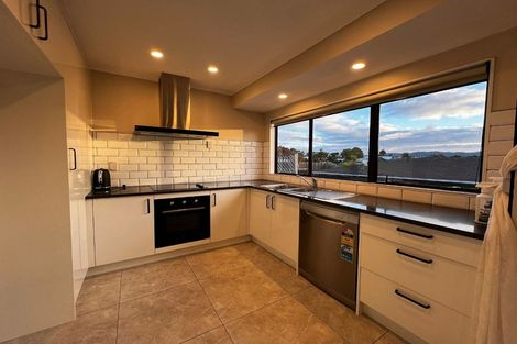 Photo of property in 3/4144 Great North Road, Glendene, Auckland, 0602