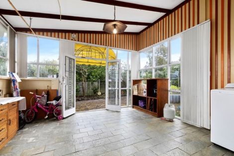 Photo of property in 5 Tiber Road, Forrest Hill, Auckland, 0620