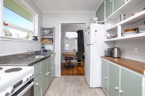 Photo of property in 11 Hardie Grove, Featherston, 5710