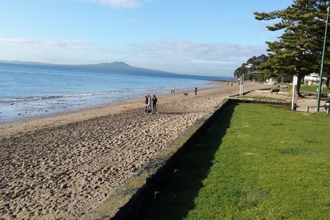 Photo of property in 10c Matipo Road, Mairangi Bay, Auckland, 0630