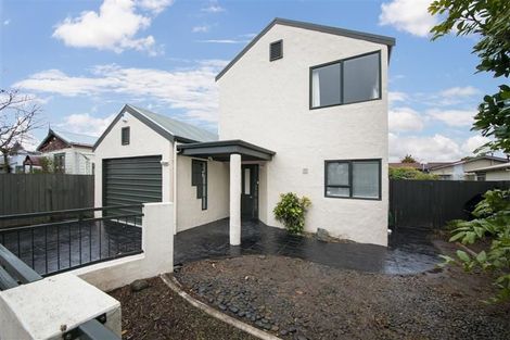 Photo of property in 32 Stewart Crescent, Hokowhitu, Palmerston North, 4410
