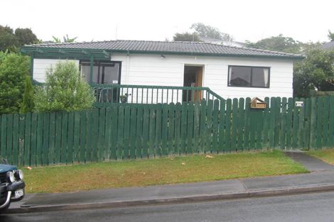 Photo of property in 1/4 Kupari Place, Totara Vale, Auckland, 0629