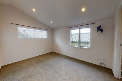 Photo of property in 8/61 Black Rock Road, Newlands, Wellington, 6037