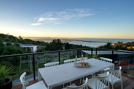 Photo of property in 307a Mount Pleasant Road, Mount Pleasant, Christchurch, 8081