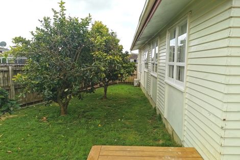 Photo of property in 44 Lavinia Crescent, Mangere East, Auckland, 2024