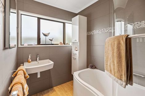 Photo of property in 52 Treadwell Street, Springvale, Whanganui, 4501