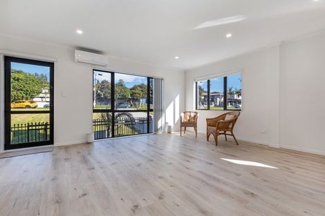 Photo of property in 64d Coxhead Road, Manurewa, Auckland, 2102