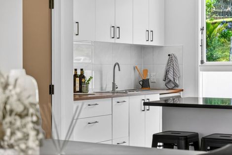 Photo of property in 17 Lysander Crescent, Beach Haven, Auckland, 0626