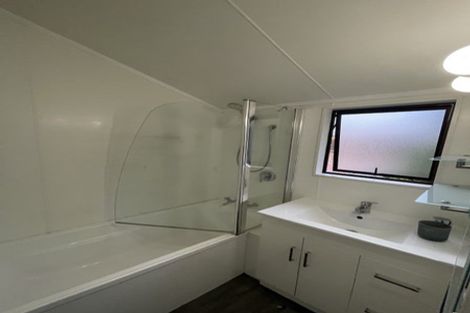 Photo of property in 1/127 Clevedon Road, Papakura, 2110