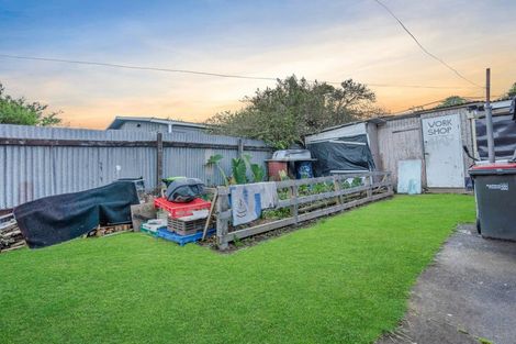 Photo of property in 16 Garus Avenue, Mangere East, Auckland, 2024