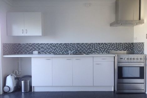 Photo of property in 179 Glenfield Road, Hillcrest, Auckland, 0627