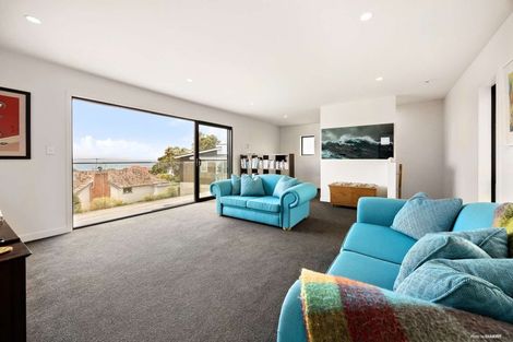 Photo of property in 2d Vipond Road, Stanmore Bay, Whangaparaoa, 0932