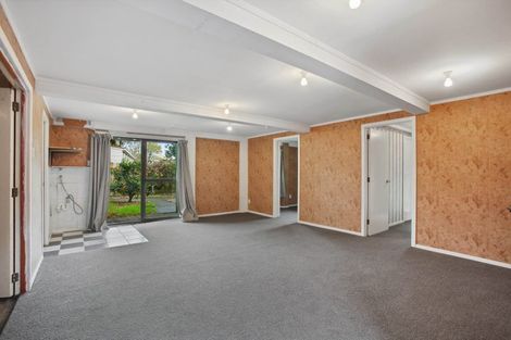 Photo of property in 16 Leaming Place, Clarks Beach, 2122