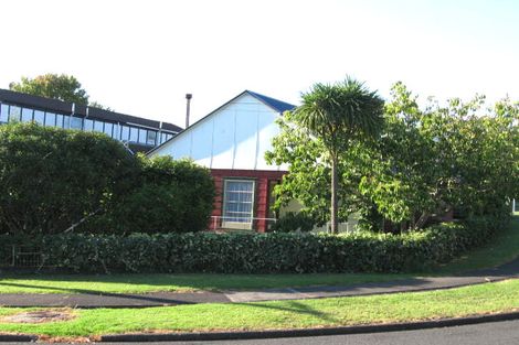 Photo of property in 2/16 Craigbank Avenue, New Lynn, Auckland, 0600