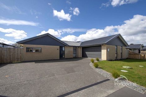 Photo of property in 35 Blue Jacket Drive, Halswell, Christchurch, 8025
