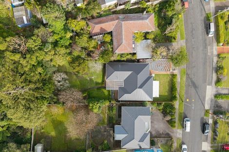 Photo of property in 73 Taylor Terrace, Tawa, Wellington, 5028
