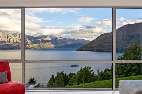 Photo of property in 6 Chandler Lane, Fernhill, Queenstown, 9300