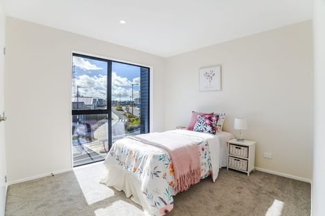 Photo of property in 37 Horokaka Street, Massey, 0614