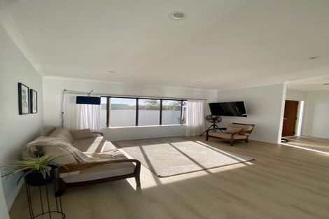 Photo of property in 2 Coleraine Drive, Rototuna, Hamilton, 3210