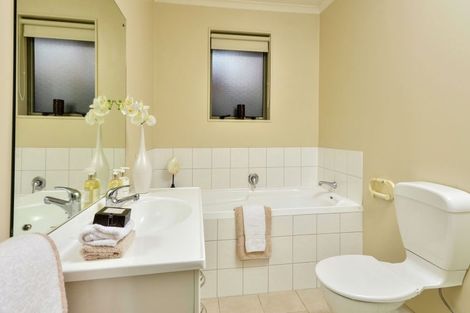 Photo of property in 40 Pukatea Avenue, Albany, Auckland, 0632