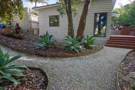 Photo of property in 19 Isobel Road, Greenhithe, Auckland, 0632