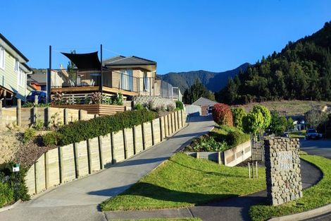 Photo of property in 2 Pukeko Place, Picton, 7220