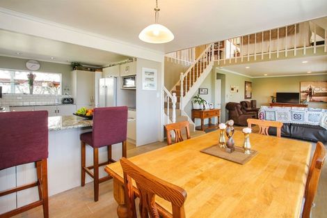 Photo of property in 9 Millen Place, Clarks Beach, 2122