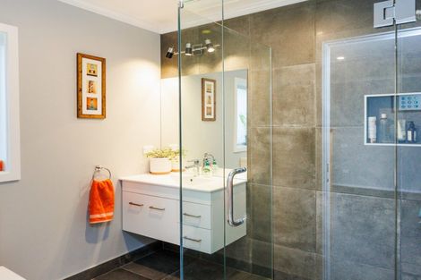 Photo of property in 21 Loveston Lane, Kelvin Grove, Palmerston North, 4470