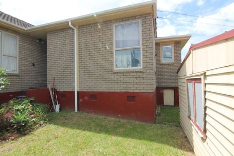 Photo of property in 14 Massey Avenue, Greenlane, Auckland, 1061