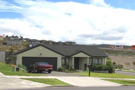 Photo of property in 60 Bluebird Crescent, Unsworth Heights, Auckland, 0632