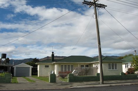 Photo of property in 124 Commercial Street, Takaka, 7110