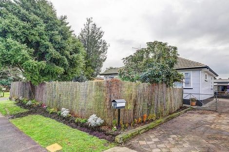 Photo of property in 17 Brocas Avenue, Hillcrest, Hamilton, 3216