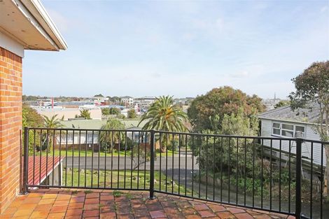 Photo of property in 16 Station Road, Pukekohe, 2120