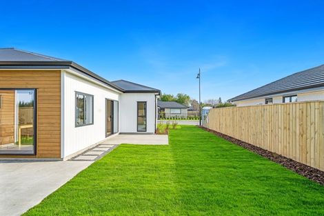 Photo of property in 8 Kakariki Crescent, Carterton, 5713