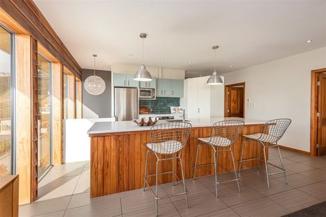 Photo of property in 25 Challenger Lane, Redcliffs, Christchurch, 8081